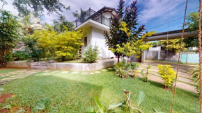 3 Bedroom Quiet Coastal House few steps from the stunning beach